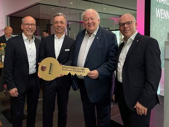 Gruppenbild Porsche Zentrum Emsbüren, Foto Gemeinde Emsbüren