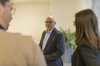 Bürgermeister Markus Silies im Gespräch, Foto Kai Steinkühler