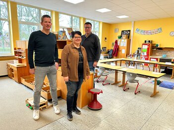 Andreas Lüken, Melanie Sander von der Gemeinde Emsbüren und Jens Boermann