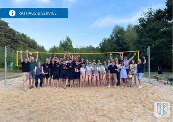 Die Teilnehmerinnen und Teilnehmer verbrachten gemeinsam einen sportlichen und geselligen Abend auf der Beachvolleyballanlage an den Hünensteinen.