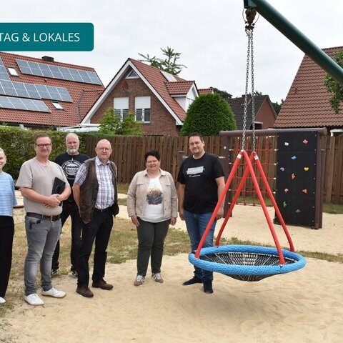Von links: Kim Grüner (Fachbereich Spielplätze), Marc Schüring (Leiter Servicebetrieb Bauhof), Anlieger Norbert Strenge, Ortsbürgermeister Bernhard Klüsener, Melanie Sander (Fachbereichsleiterin Bildung, Jugendförderung, Sport), Anlieger Bijörn Kleinhauer