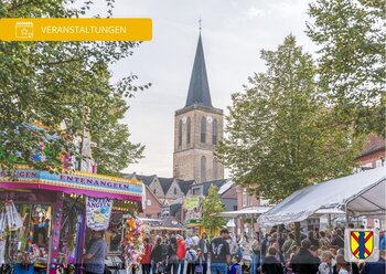 Kirmes Bild vom Ortskern mit Kirchturm