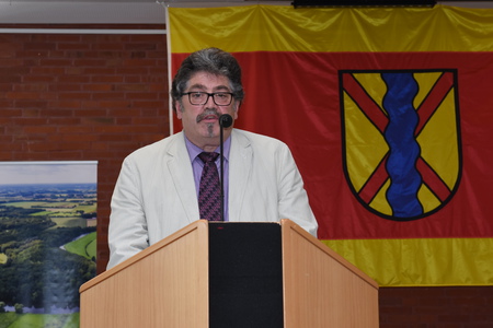 Georg Dirks ist Vorsitzender des Bürgerbusvereins in Emsbüren. Bild: Ludger Jungeblut